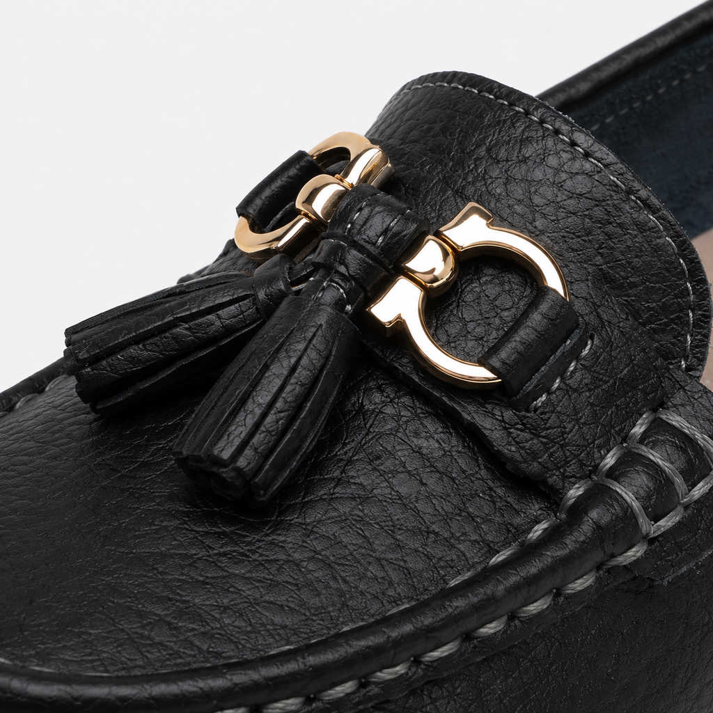 Women's Slip-On Loafers – Black Casual Flat Moccasin Shoes for Everyday Wear