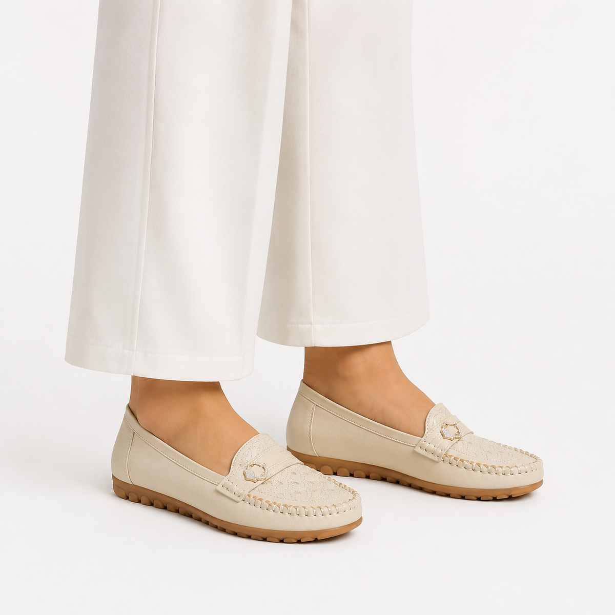 Women's Embroidered Slip-On Loafers – Beige Lightweight Wide Fit Breathable Flat Shoes