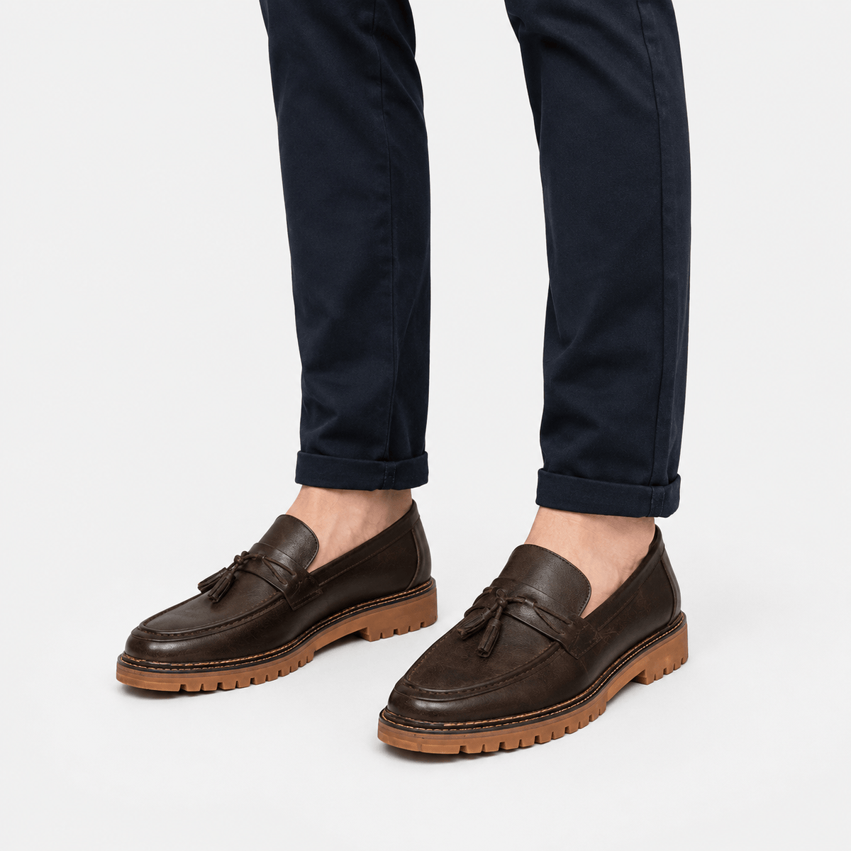 Ma boutique Mens Brown Handmade Leather Loafers – British Retro Round Toe Fringe Slip-On Shoes